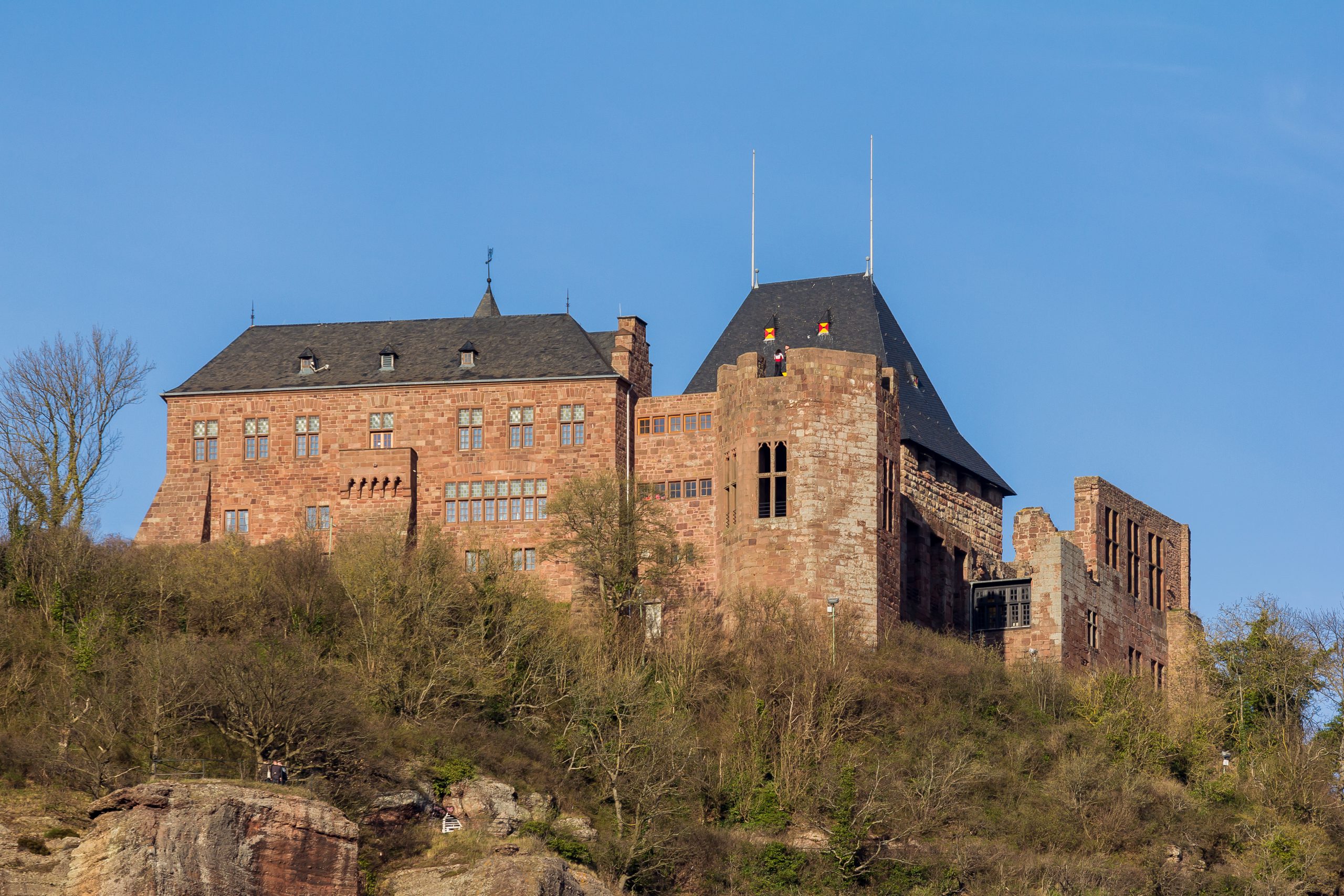 Burg Nideggen über dem Rurtal